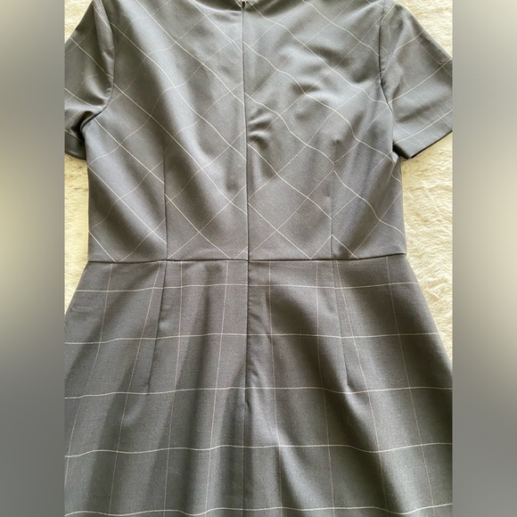 Banana Republic Woman’s Grey Plaid Dress size 4. Mid/long length. 95% Wool - Picture 8 of 11